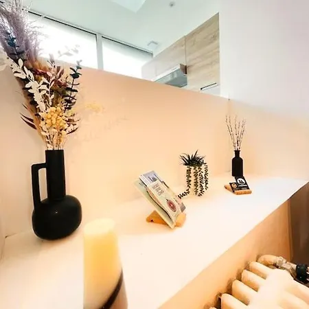 L'elegance Royale アパート